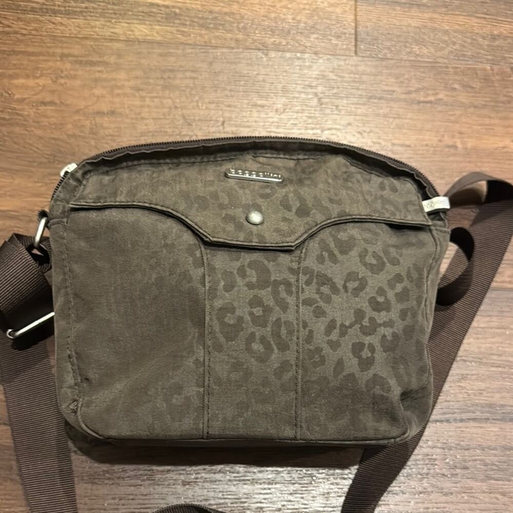 Baggallini Leopard Dark Brown Crossbody Bag in EUC - Picture 2 of 11
